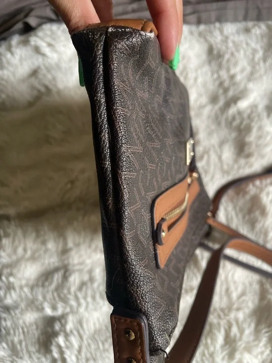 VINTAGE Jones New York Brown Crossbody Bag with Tan Trim - Picture 4 of 9